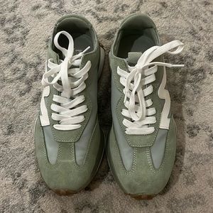 Steve Madden 9.5 Women’s Campo Sneakers in Sage